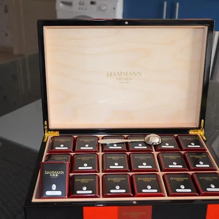 D'hotes Et 4* אז'ן