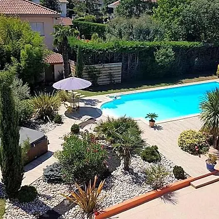 Bed & Breakfast Chambre D'hotes Et Spa 4*