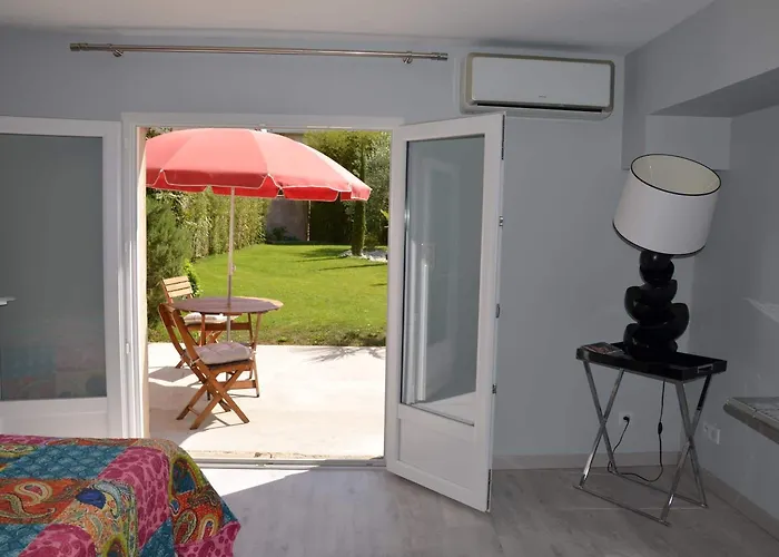 Frühstückspension D'hotes Et 4*